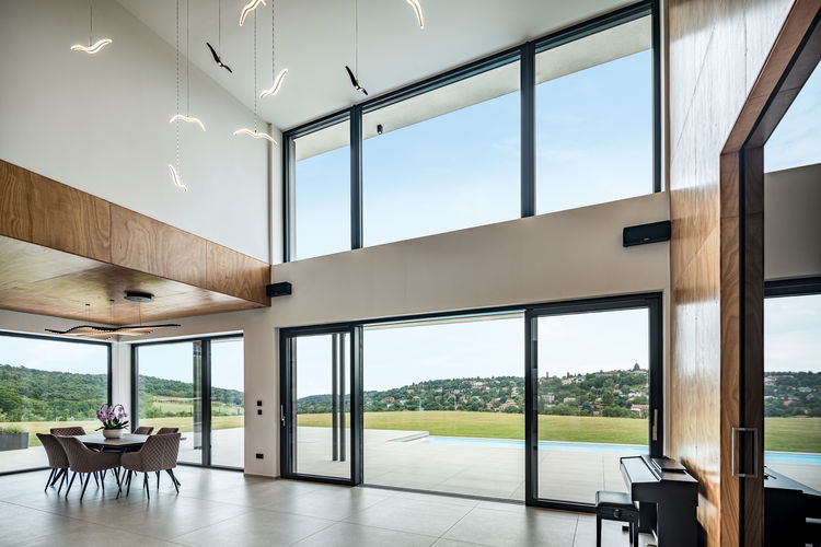 Architectural Design with Modern Glazing