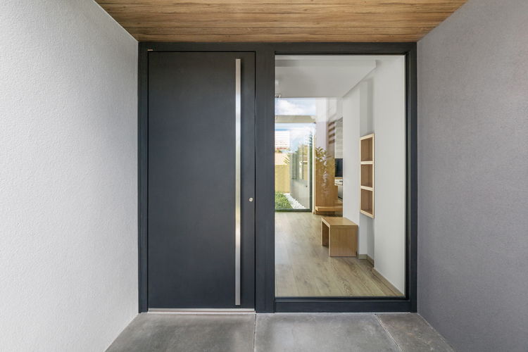 Benefits of Flush Door Design