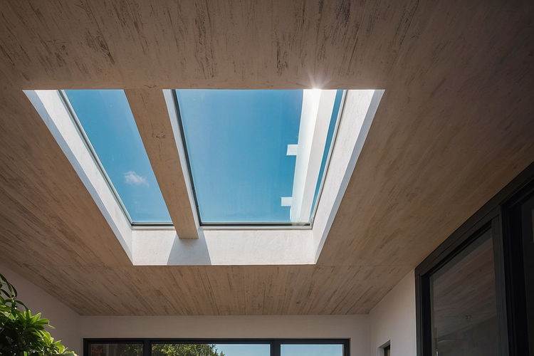 What is a roof window